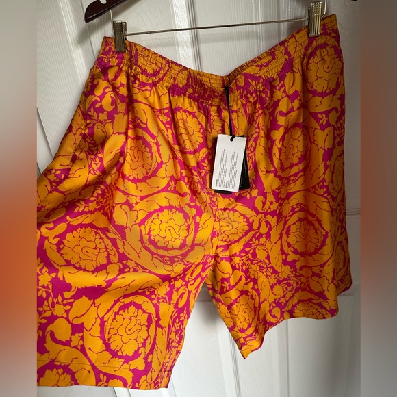 Versace - Picture 7 of 9